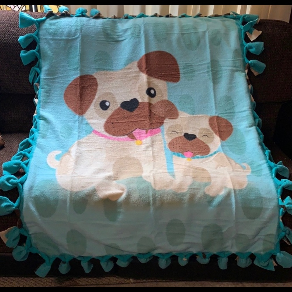 🐾🐾🐾🐾Pug handmade no sew tied fleece blanket. Pug blanket. Dogs pugs fleece throw